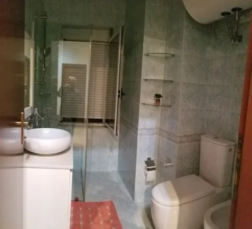 Tirane, jepet me qera apartament 2+1+Aneks+Ballkon Kati 7, 100 m² 750 € (PAZARI I RI)