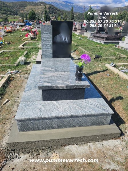 Tirane, ofroj Punime Varresh | Varr Graniti Me Portret Te Gdhendur