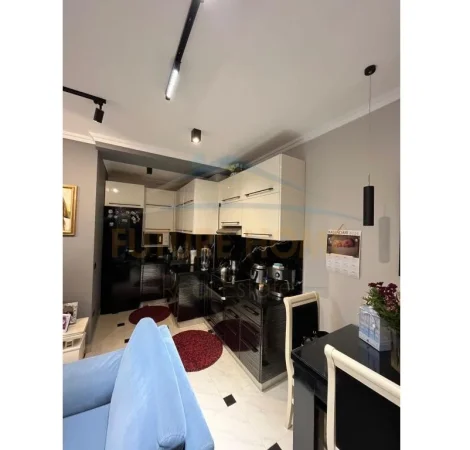 Tirane, shitet apartament 2+1 Kati 6, 93 m² 186.000 € (Rruga e Durresit)