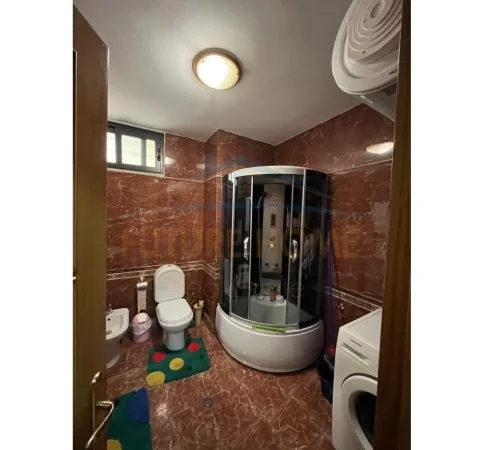 Tirane, shitet apartament 2+1 Kati 6, 93 m² 186.000 € (Rruga e Durresit)