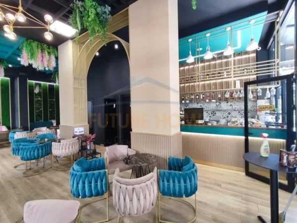 Tirane, shitet lokal Kati 0, 108 m² 324.000 € (Unaza e Re)