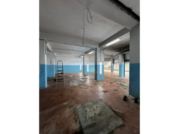 Tirane, jepet me qera Kati 0, 170 m² 500 € (Rruga e Teleferikut, Fresk)