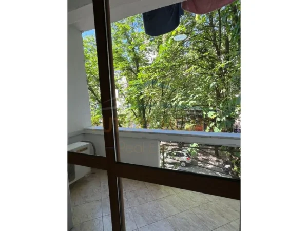 Tirane, jepet me qera 2+1+Ballkon Kati 3, 96 m² 700 € (Depo , Sheshi Willson)