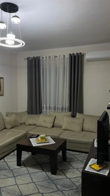 Tirane, jepet me qera apartament 2+1+Ballkon Kati 4, 80 m² 450 € (Astir , te kompleksi Molla)