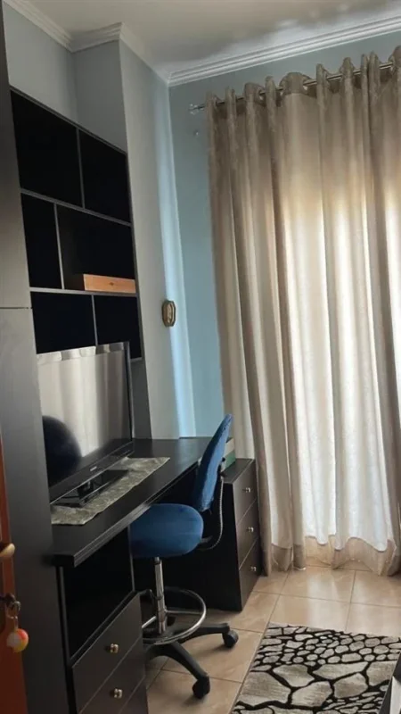Tirane, jepet me qera apartament 2+1+Ballkon Kati 4, 80 m² 450 € (Astir , te kompleksi Molla)