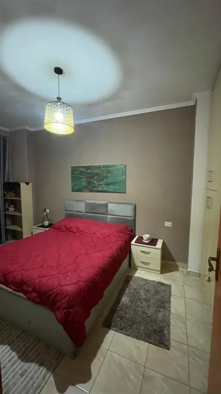 Tirane, jepet me qera apartament 2+1+Ballkon Kati 4, 80 m² 450 € (Astir , te kompleksi Molla)