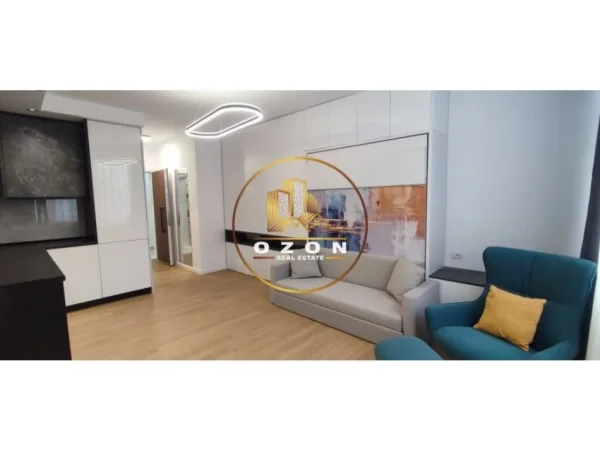 Shitet Garsoniere Tek Komuna e Parisit!