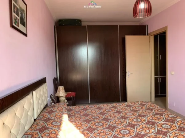 Tirane, shes apartament 2+1 Kati 5, 99 m² 125.000 € (yzberisht)