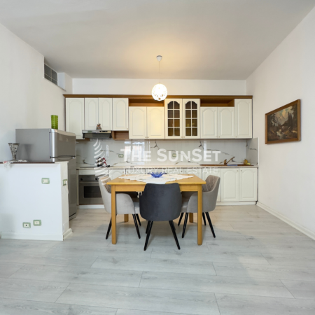Tirane, jepet me qera apartament 1+1+Ballkon Kati 2, 600 € (15 Kateshi)