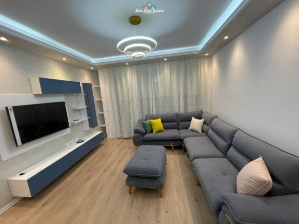 Tirane, jepet me qera apartament 2+1 Kati 5, 103 m² 800 € (don bosko)