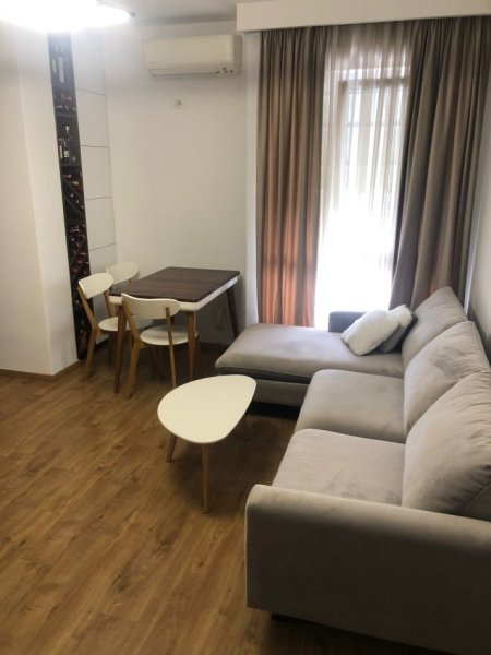 Tirane, jepet me qera apartament 1+1+Ballkon Kati 7, 61 m² 550 € (Fusha e Aviacionit)