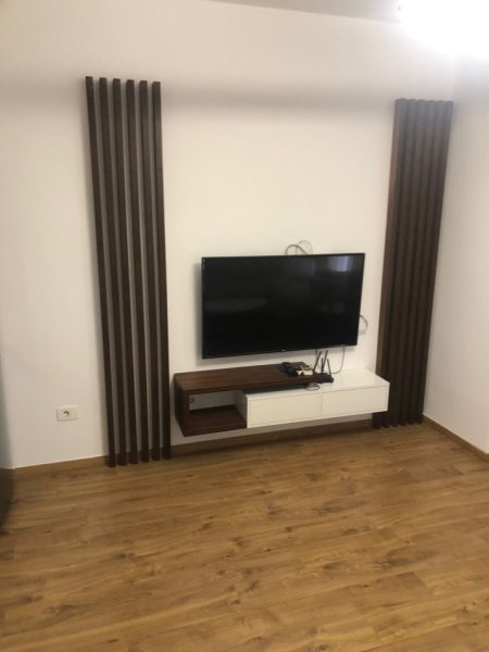 Tirane, jepet me qera apartament 1+1+Ballkon Kati 7, 61 m² 550 € (Fusha e Aviacionit)