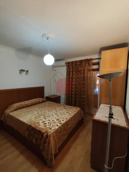 Tirane, jepet me qera apartament 2+1+Ballkon , 65 m² 600 € (Rruga mine peza)
