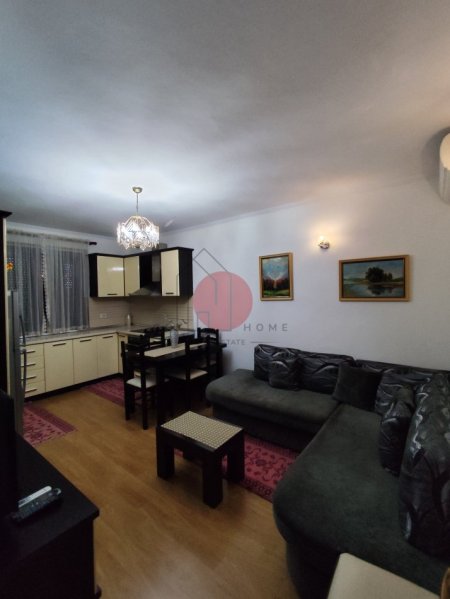 Tirane, jepet me qera apartament 2+1+Ballkon , 65 m² 600 € (Rruga mine peza)