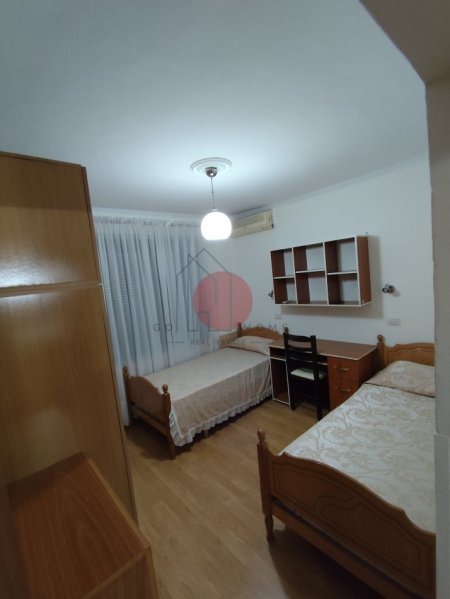 Tirane, jepet me qera apartament 2+1+Ballkon , 65 m² 600 € (Rruga mine peza)
