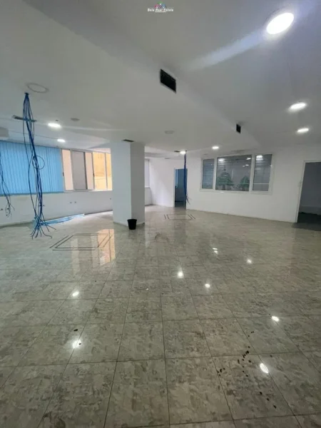 Tirane, jepet me qera zyre Kati 2, 308 m² 3500 € (shallvare)
