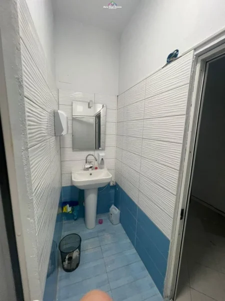 Tirane, jepet me qera zyre Kati 2, 308 m² 3500 € (shallvare)