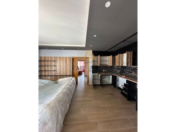 Pogradec, shitet apartament 2+1+2 ballkone Kati 7, 124 m² 150.000 € (Pogradec, tek Stadiumi)