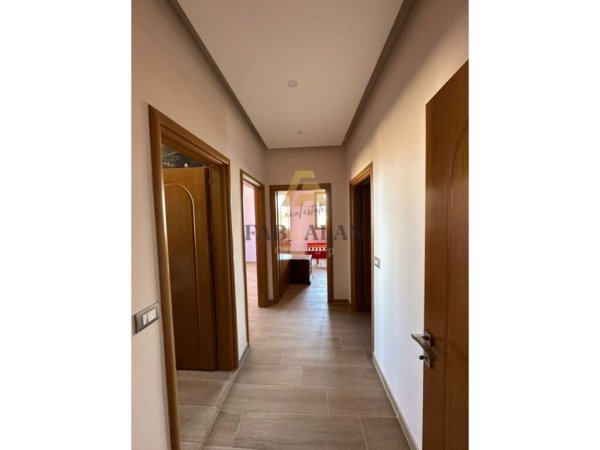Pogradec, shitet apartament 2+1+2 ballkone Kati 7, 124 m² 150.000 € (Pogradec, tek Stadiumi)