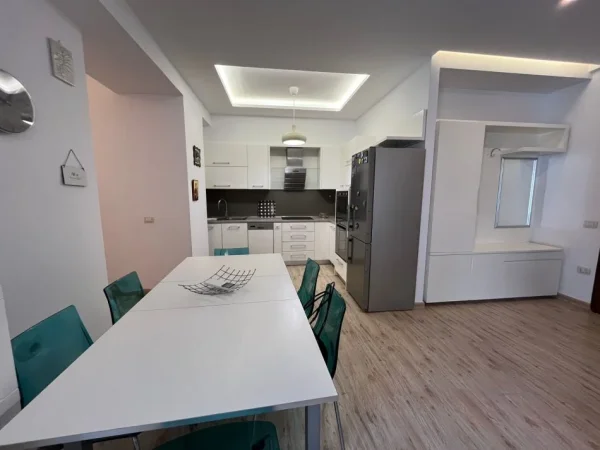 Tirane, shitet apartament 2+1 Kati 4, 112 m² 257.000 € (Komuna e Parisit)