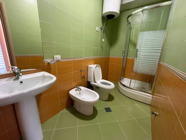 Tirane, shitet apartament 2+1 Kati 4, 112 m² 257.000 € (Komuna e Parisit)