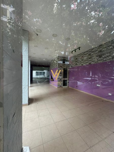 Tirane, jepet me qera dyqan 0, 60 m2, 400 Euro (YZBERISHT)