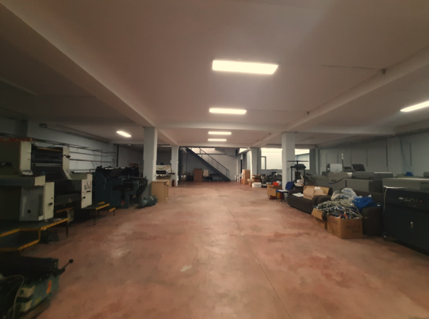 Tirane, shes magazine Kati 0, 538 m² 280.000 € (Kthesa e Kamzes)