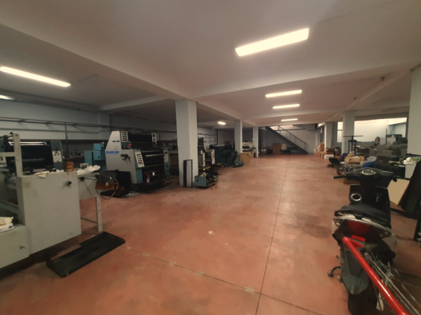 Tirane, shes magazine Kati 0, 538 m² 280.000 € (Kthesa e Kamzes)