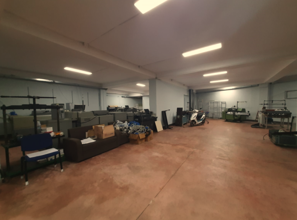 Tirane, shes magazine Kati 0, 538 m² 280.000 € (Kthesa e Kamzes)