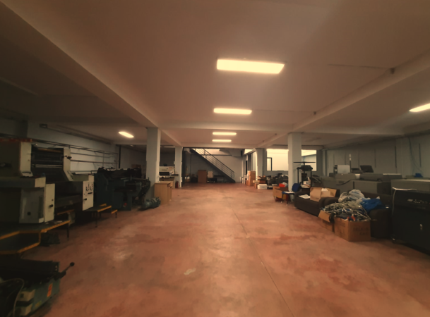 Tirane, shes magazine Kati 0, 538 m² 280.000 € (Kthesa e Kamzes)