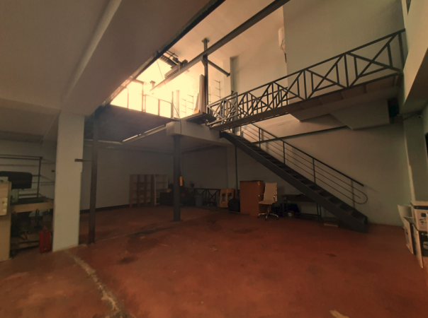 Tirane, shes magazine Kati 0, 538 m² 280.000 € (Kthesa e Kamzes)