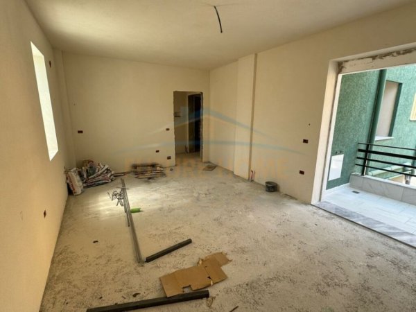 Korce, shitet apartament 1+1 Kati 1, 55 m² 58.500 € (Lagjia 2)