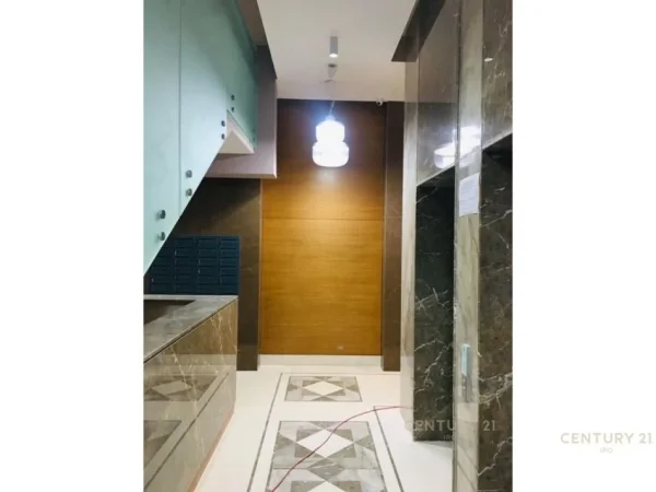 𝐓𝐢𝐫𝐚𝐧𝐞, 𝐣𝐞𝐩𝐞𝐭 𝐦𝐞 𝐪𝐞𝐫𝐚 𝐚𝐦𝐛𝐣𝐞𝐧𝐭 𝐛𝐢𝐳𝐧𝐞𝐬𝐢 𝐊𝐚𝐭𝐢 𝟒, 𝟏𝟏𝟕 𝐦² 𝟏.𝟒𝟎𝟎 € (𝐑𝐫𝐮𝐠𝐚 𝐉𝐚𝐧𝐨𝐬 𝐇𝐲𝐧𝐚𝐢𝐝𝐢, 𝐈𝐬𝐡 𝐁𝐥𝐥𝐨𝐤𝐮)