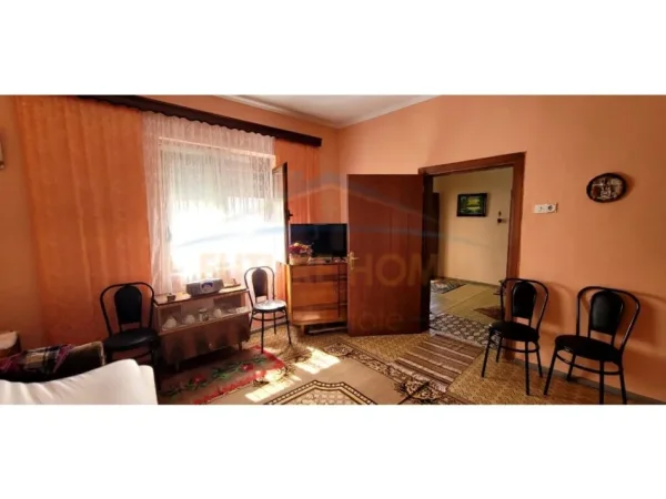 Korce, shitet shtepi 2+1 Kati 1, 98 m² 70.000 € (Lagjia 1)