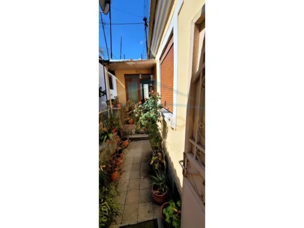 Korce, shitet shtepi 2+1 Kati 1, 98 m² 70.000 € (Lagjia 1)