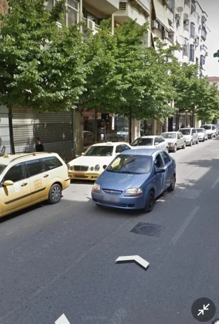 Tirane, shitet dyqan Kati 0, 76 m² 330.000 € (Pazari i Ri)