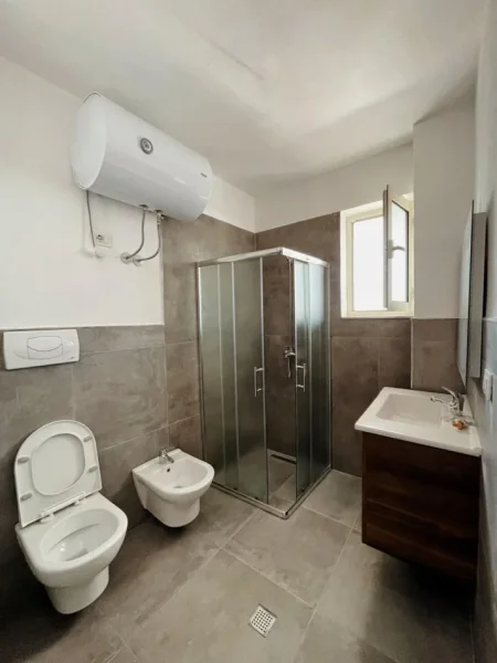 Durres, shitet apartament 1+1+Ballkon Kati 5, 73 m² 120.000 €