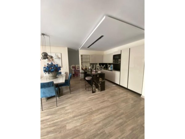 Tirane, shes apartament 2+1+2 + 2 POSTE PARKIMI , 148 m² 350.000 € (Kodra e Diellit)