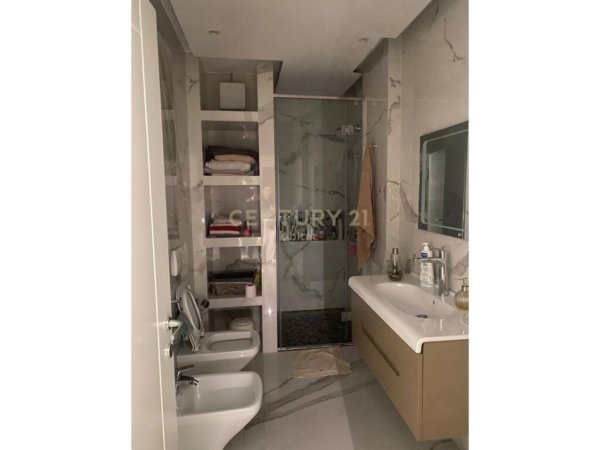 Tirane, shes apartament 2+1+2 + 2 POSTE PARKIMI , 148 m² 350.000 € (Kodra e Diellit)