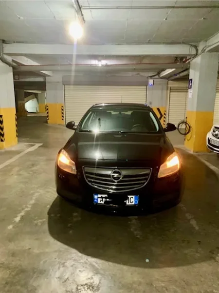 Tirane, shitet makine Shitet Opel Insignia 2.0 CDTI | Viti 2010 | Kambio Automatike Nafte, e zeze automatik Kondicioner 93.000 km 6.000 €