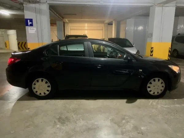 Tirane, shitet makine Shitet Opel Insignia 2.0 CDTI | Viti 2010 | Kambio Automatike Nafte, e zeze automatik Kondicioner 93.000 km 6.000 €