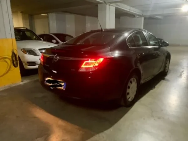 Tirane, shitet makine Shitet Opel Insignia 2.0 CDTI | Viti 2010 | Kambio Automatike Nafte, e zeze automatik Kondicioner 93.000 km 6.000 €