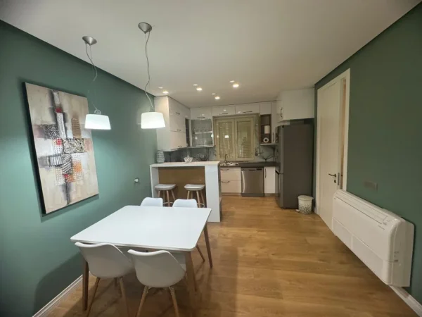 Tirane, shitet apartament 2+1+Ballkon Kati 2, 102 m² 140.000 € (Rruga Dalip Topi , Fresk)