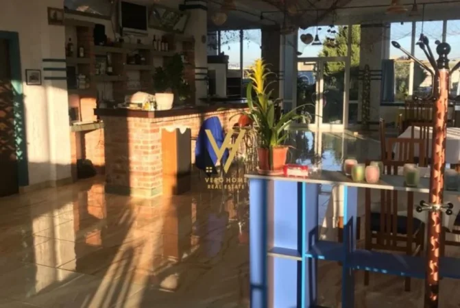 Tirane, jepet me qera bar-resorant Kati 0, 1.200 m² 8.000 € (TEGU)