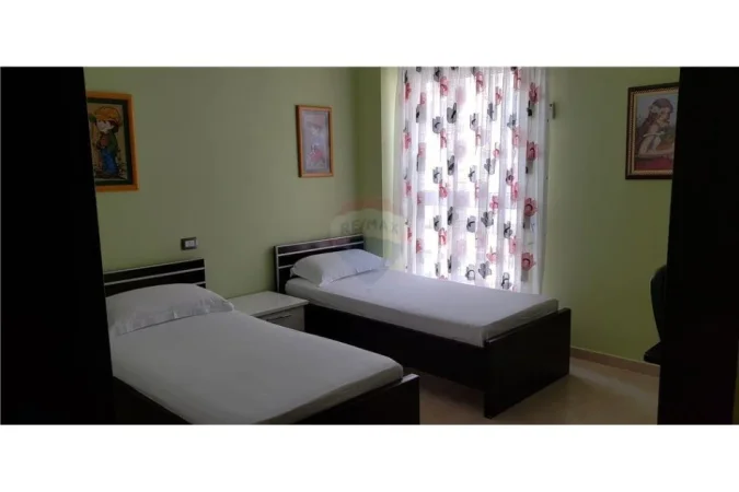 Tirane, jepet me qera apartament 2+1 Kati 4, 110 m² 850 € (Liceu Artistik)