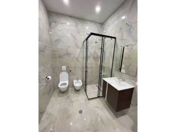 Tirane, jap me qera apartament 3+1+4 , 300 m² 2.000 € (Kodra e Diellit)