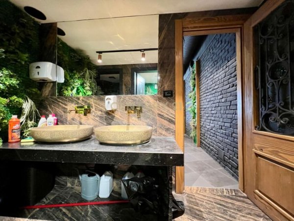 Tirane, jepet me qera apartament 1+1 Kati 0, 200 m² 2.500 € (astir)