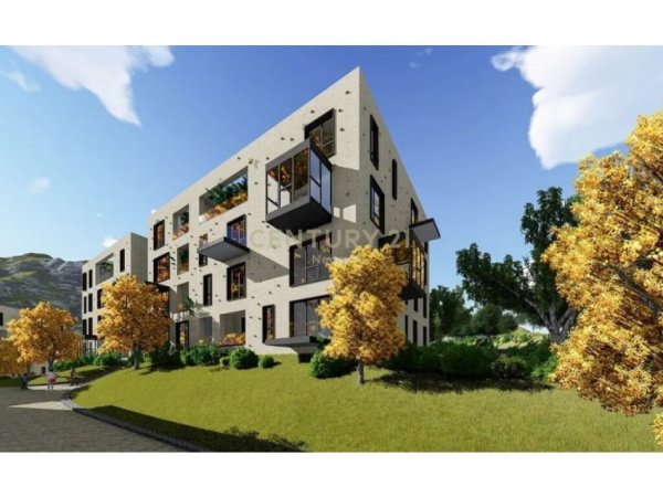 Tirane, jap me qera apartament 2+1+VERANDE , 94 m² 900 € (Liqeni i Thatë)