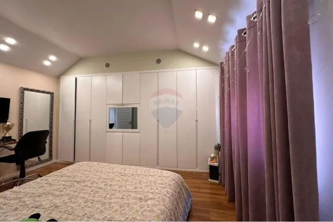 Tirane, jepet me qera apartament 3+1 Kati 3, 180 m² 750 € (Bryli , Materniteti i Ri)
