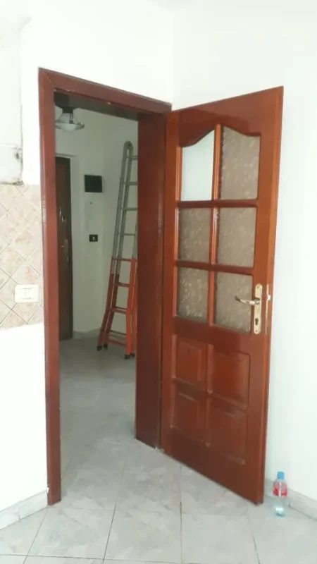 Tirane, shes Shiten Mobilje, hidrosanitare